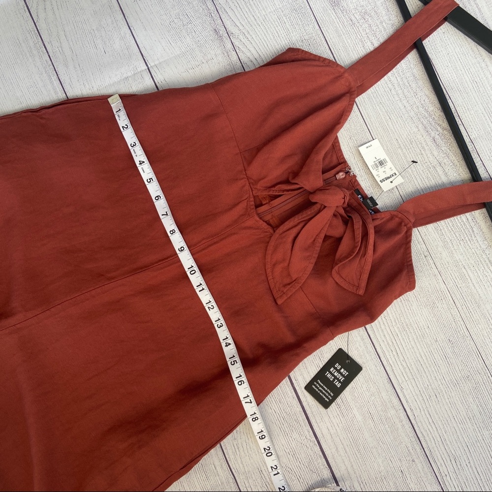 EXPRESS Linen-Blend Tie Front Culotte Jumpsuit - Picture 10 of 13